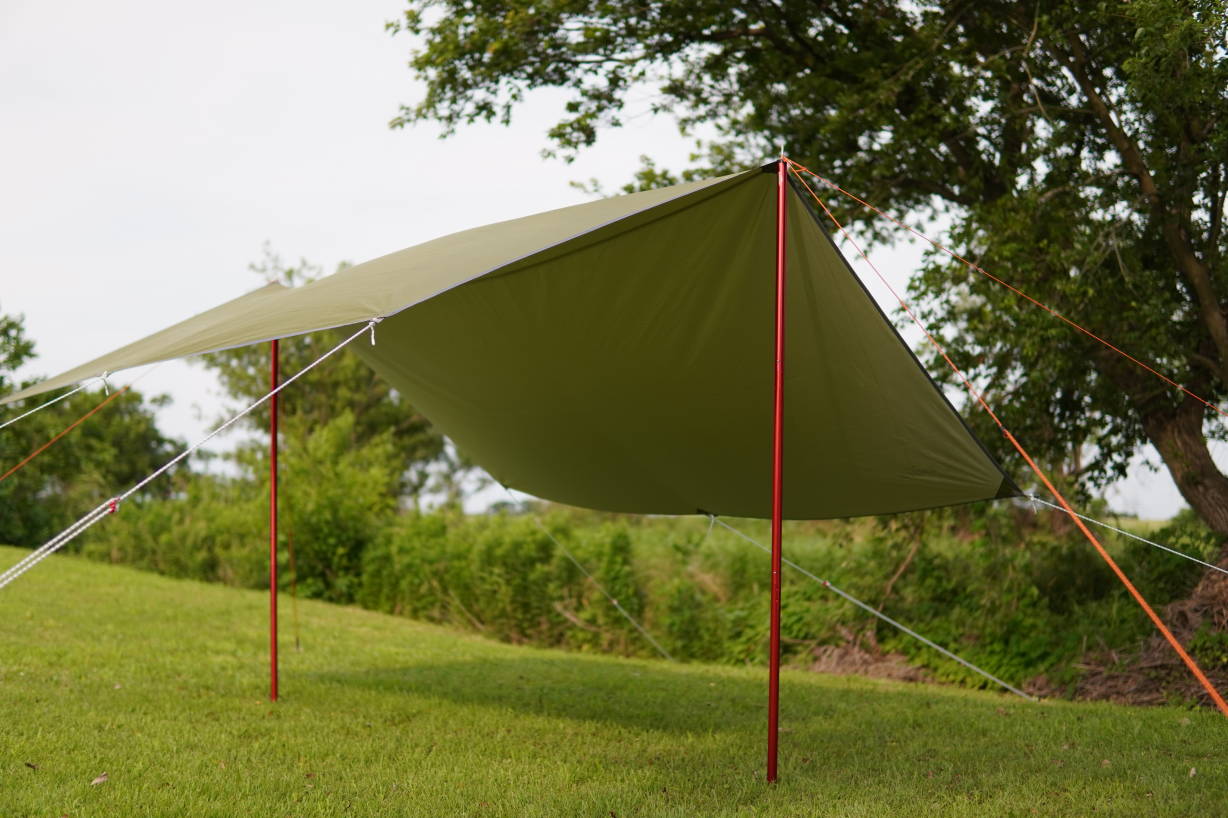 【キャンプ初心者用】タープの基本的な張り方 ソロキャンブログ