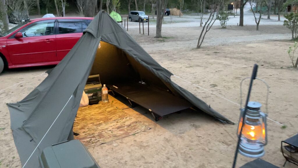 ソロキャンプに最適なテント_バンドックソロティピー１TC_レイアウトも ...