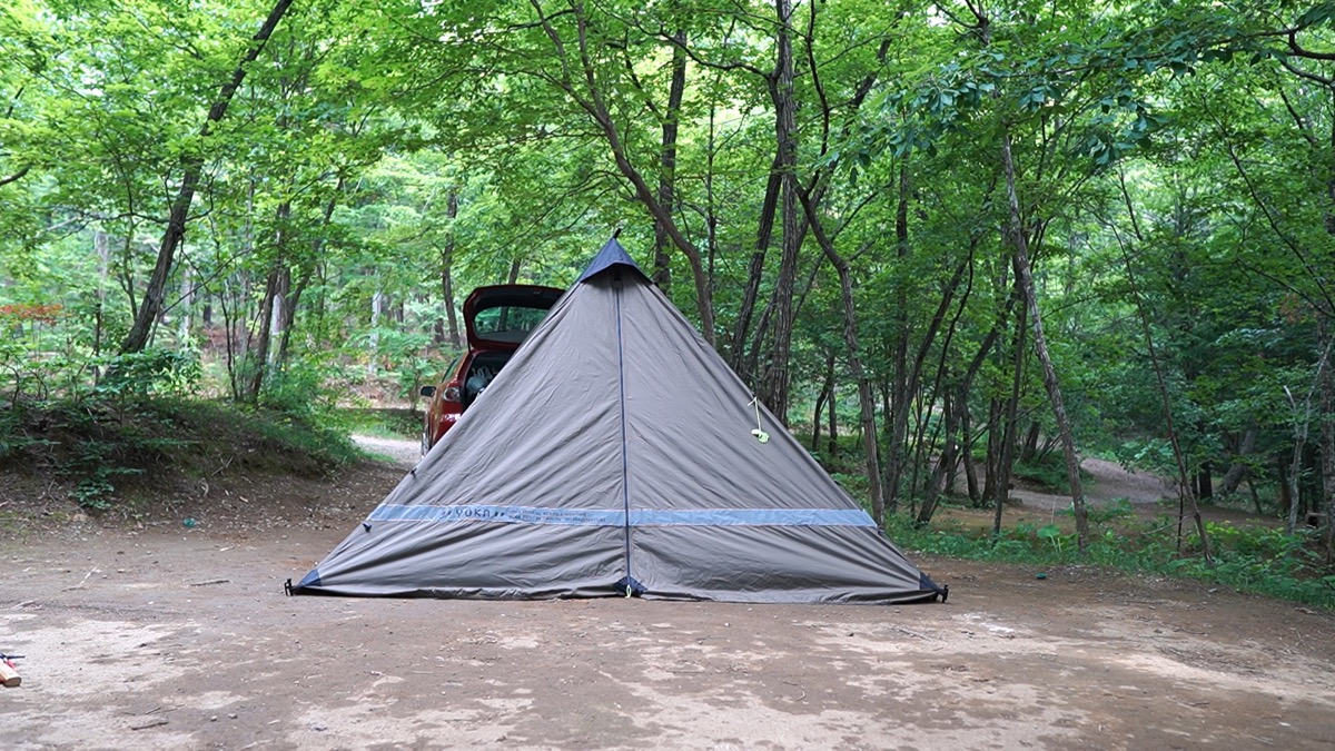 ソロキャンプに丁度良いサイズで薪ストーブも使えるテント_YOKA Tipi_4 